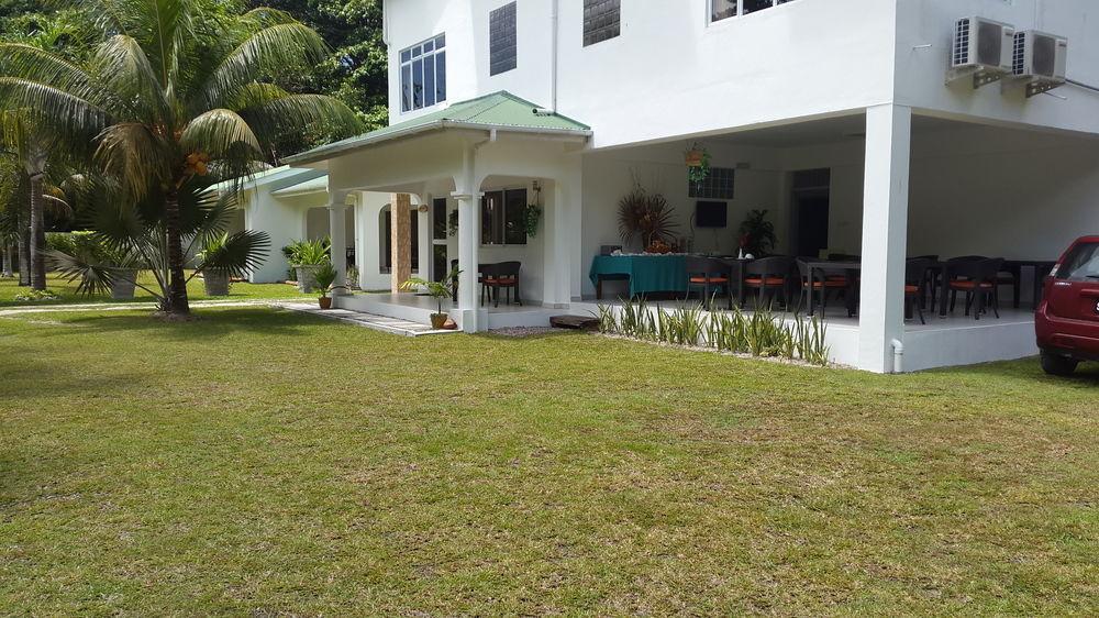 La Modestie Guest House Grand Anse  Exterior photo