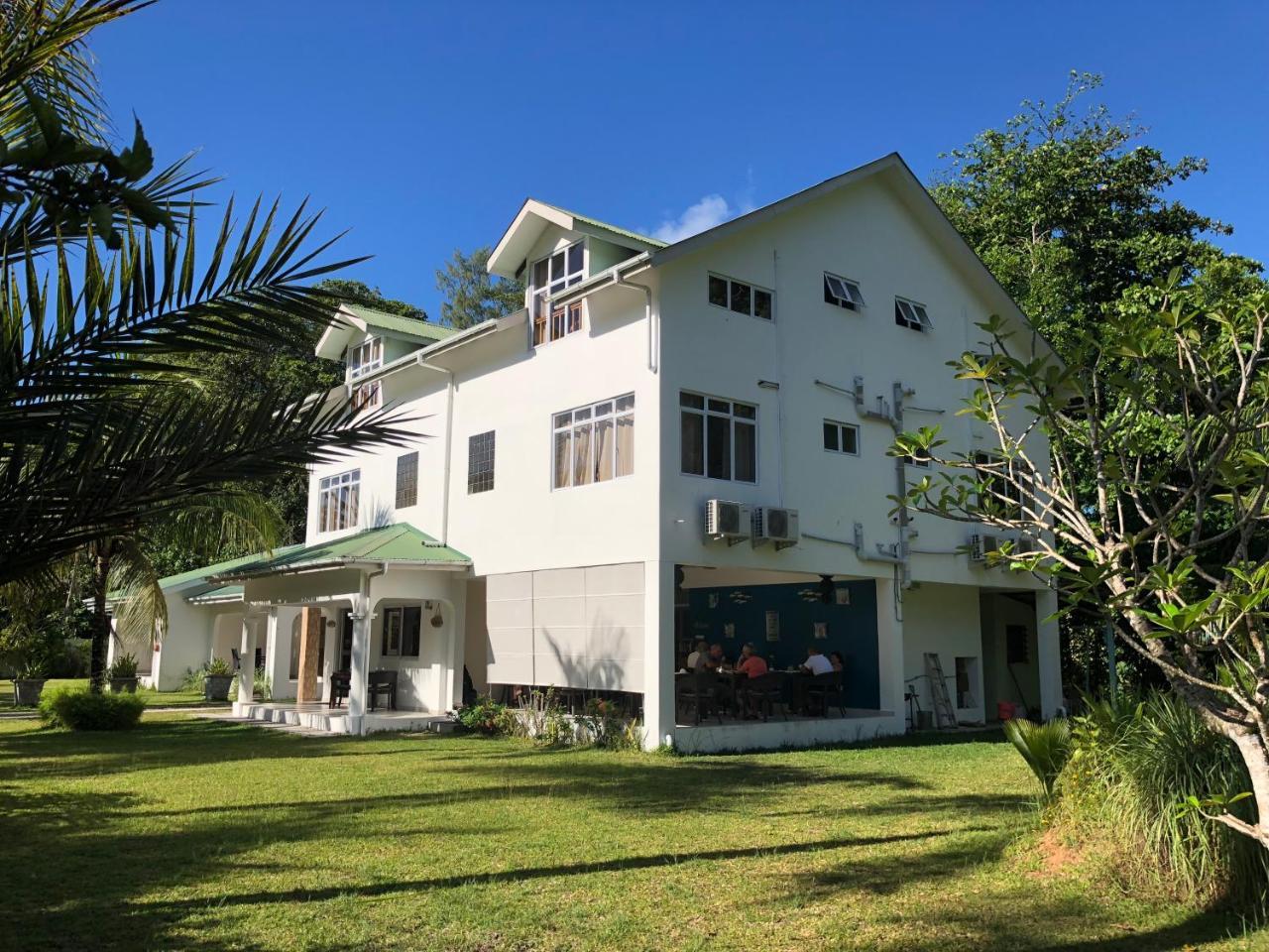 La Modestie Guest House Grand Anse  Exterior photo