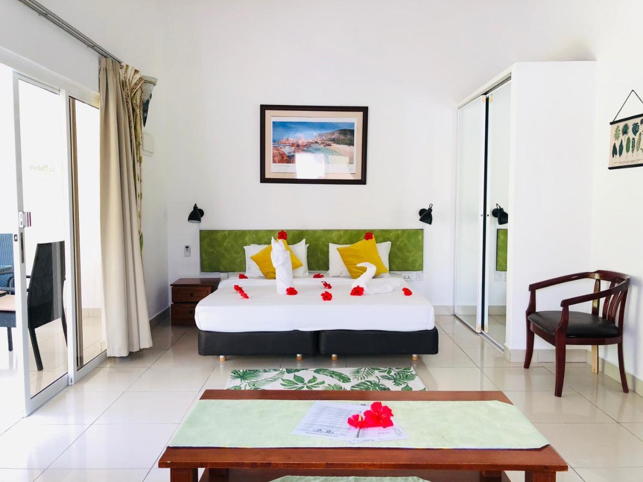 La Modestie Guest House Grand Anse  Exterior photo