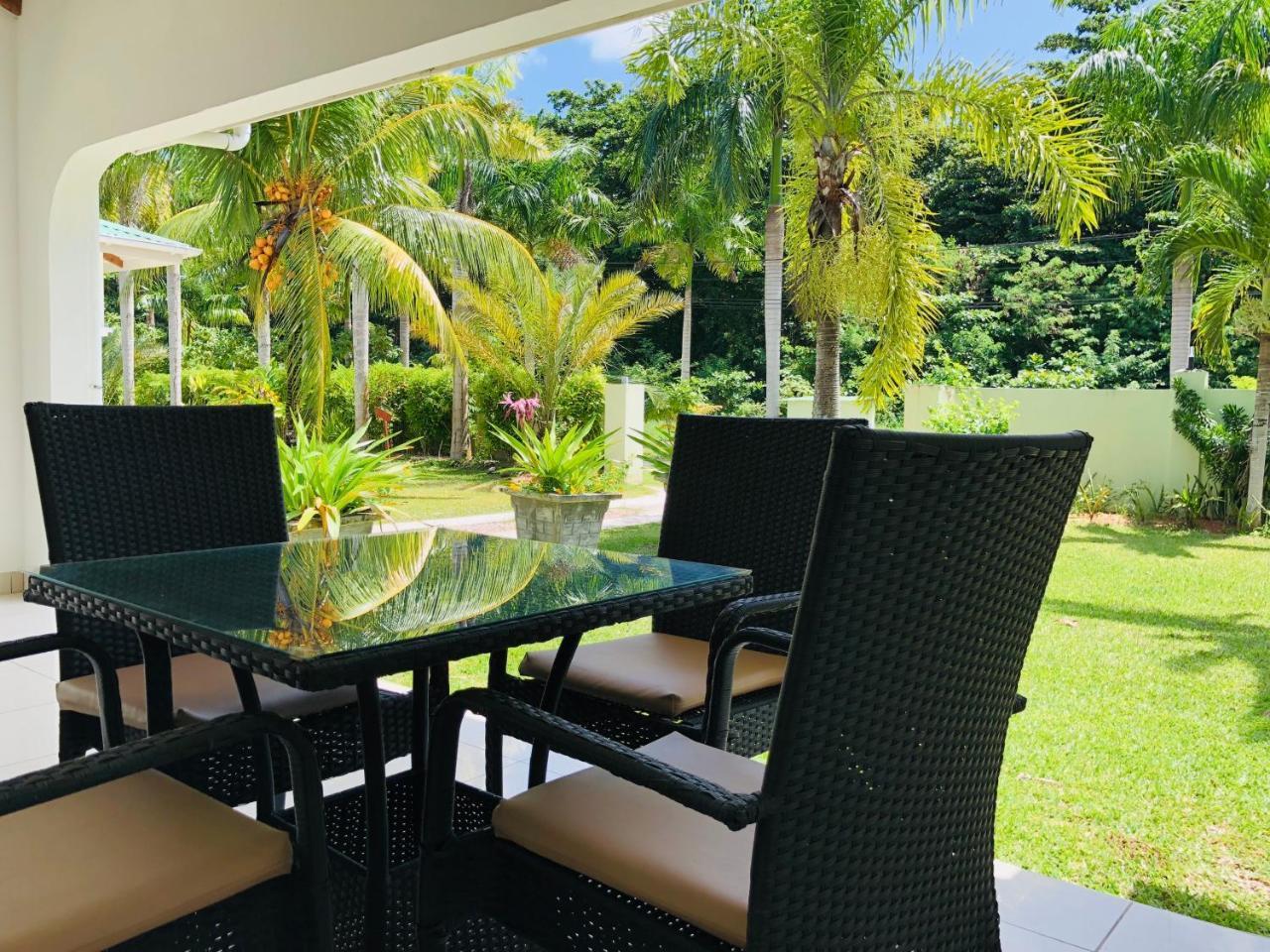 La Modestie Guest House Grand Anse  Exterior photo
