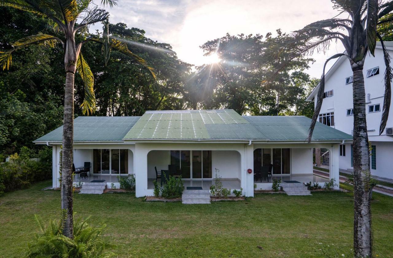 La Modestie Guest House Grand Anse  Exterior photo